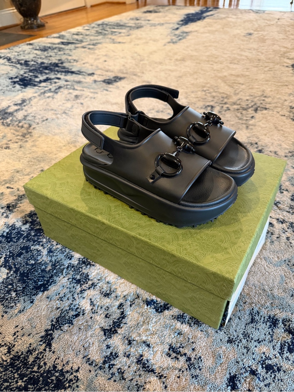 Gucci Black Platform Sandals with Signature Horsebit - Picture 2 of 6